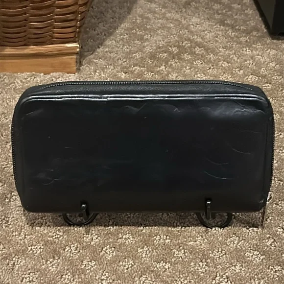 Chanel Camillia Authentic Rare Long Black Leather Zipper Wallet - Picture 2 of 16